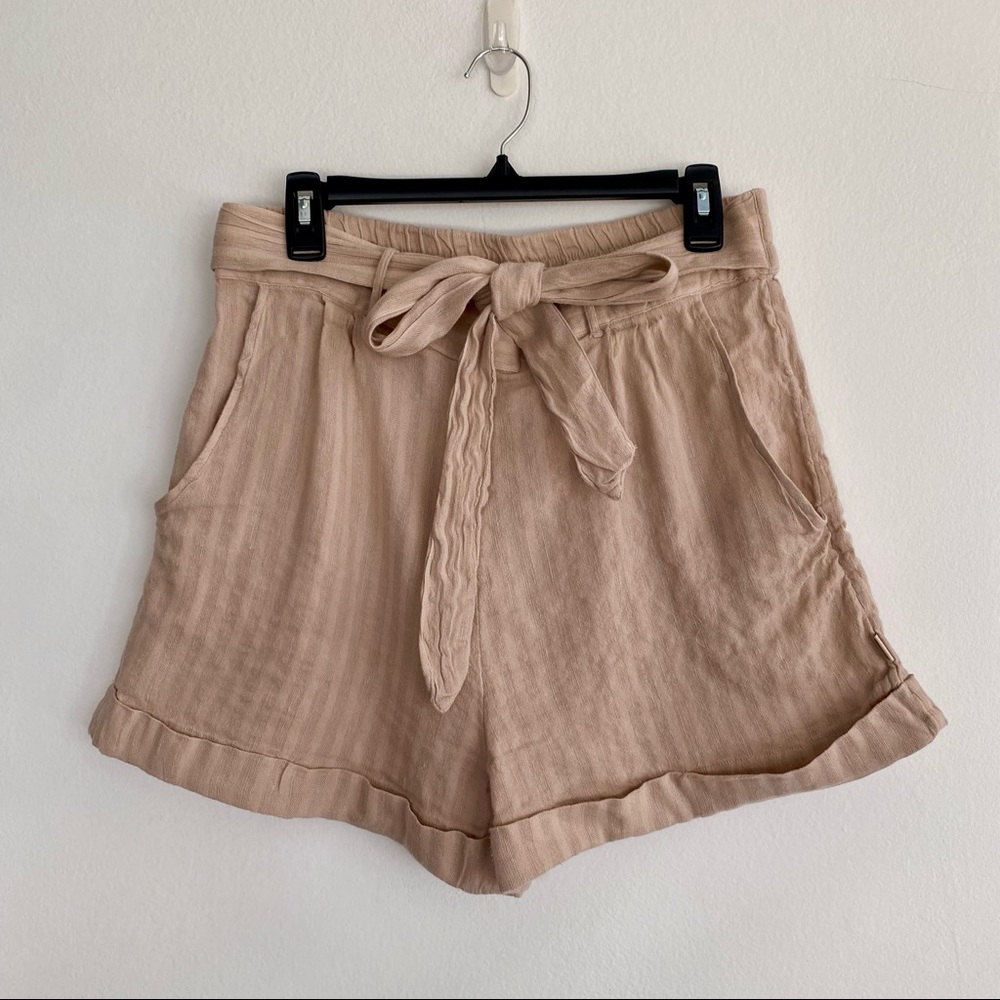 Light pink paper bag shorts (XL)